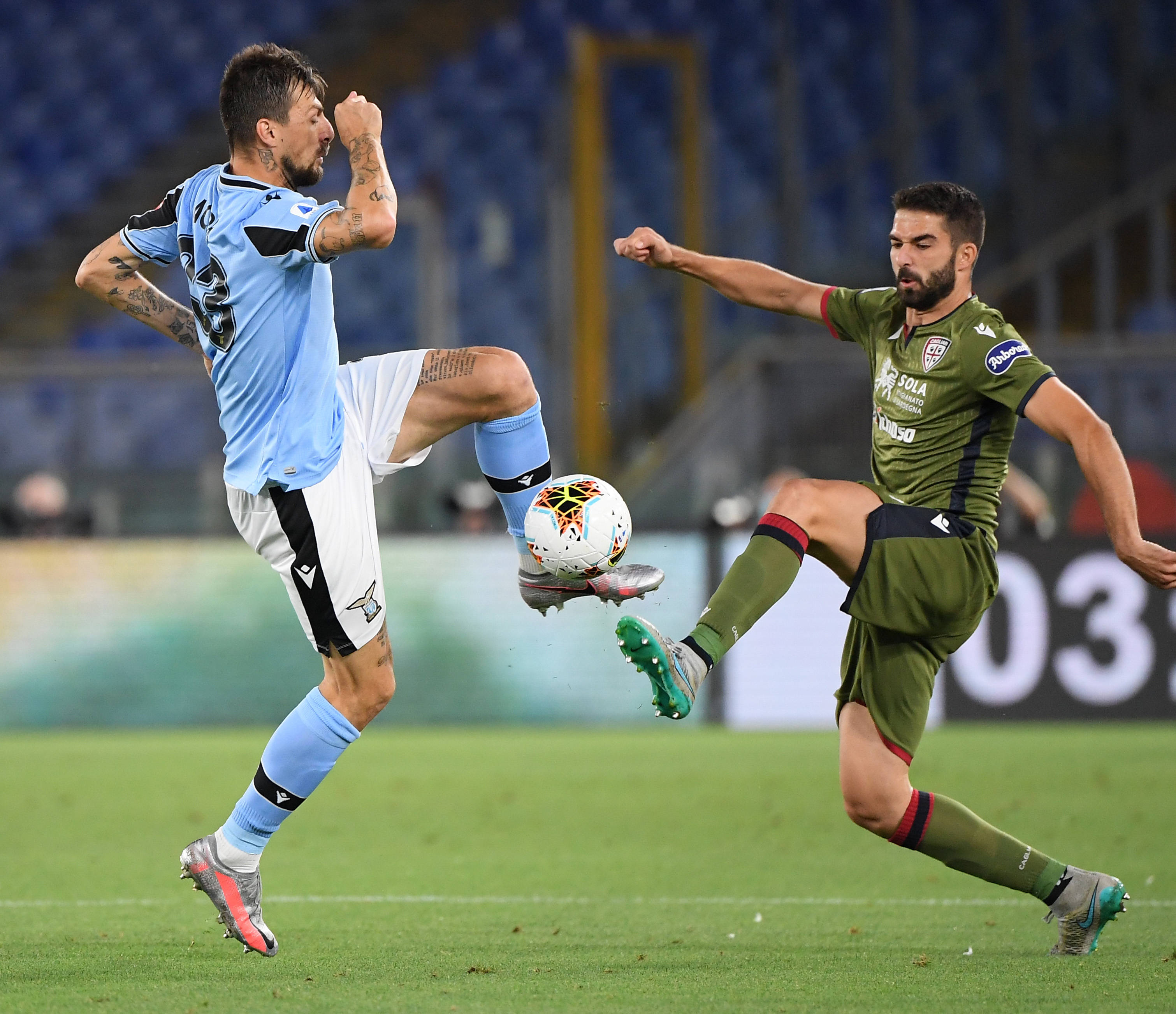 场比赛中展 场比赛中展