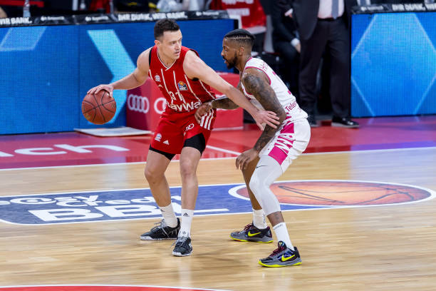 通过对荷兰 通过对荷兰